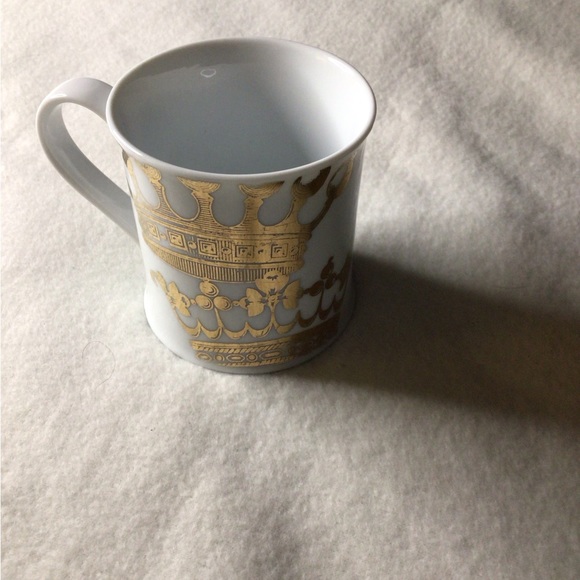 Rosanna Crowns mug white with gold - Picture 2 of 4
